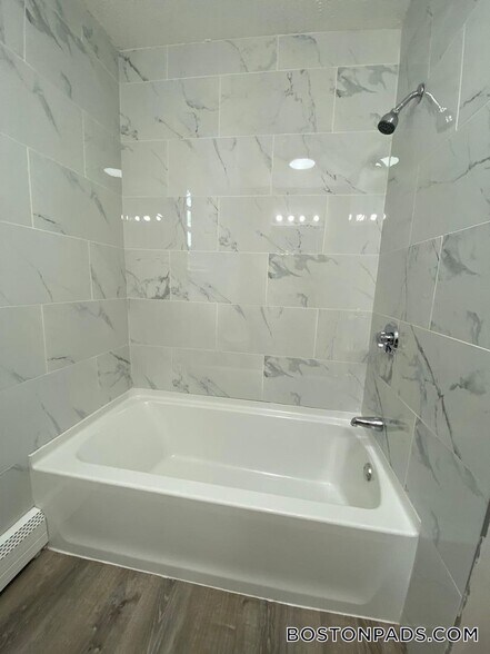 Building Photo - 24 Waugh St