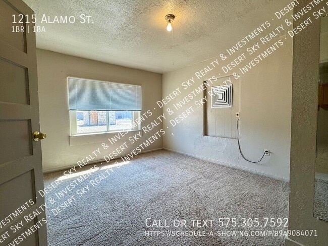 Building Photo - 1215 Alamo St