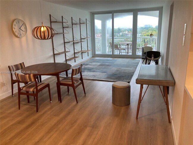 Building Photo - 5401 Collins Ave