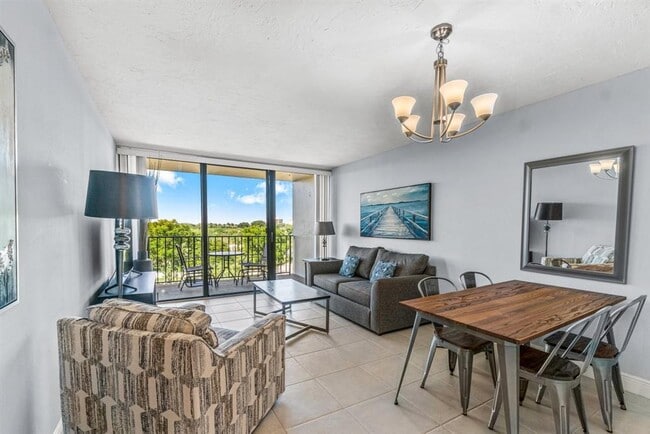 Building Photo - 1830 Embassy Dr