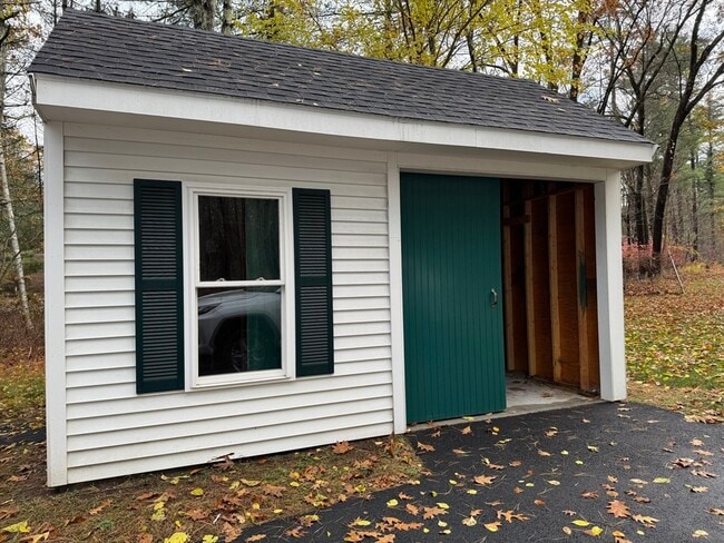 Building Photo - 147 Red Acre Rd