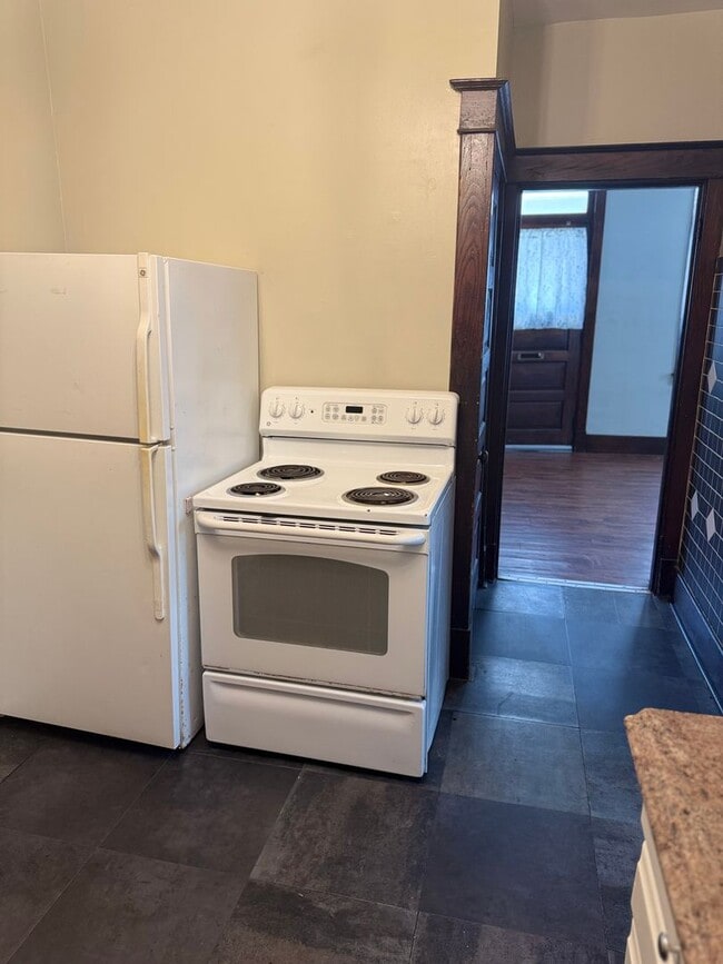 Building Photo - 3 Bedroom 1 Bath in Carlisle, PA!