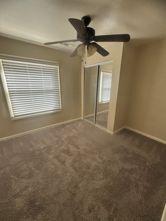 Building Photo - Beautiful upgraded home