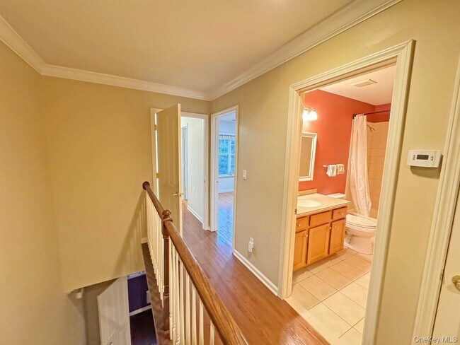 Building Photo - 54 Fairways Dr