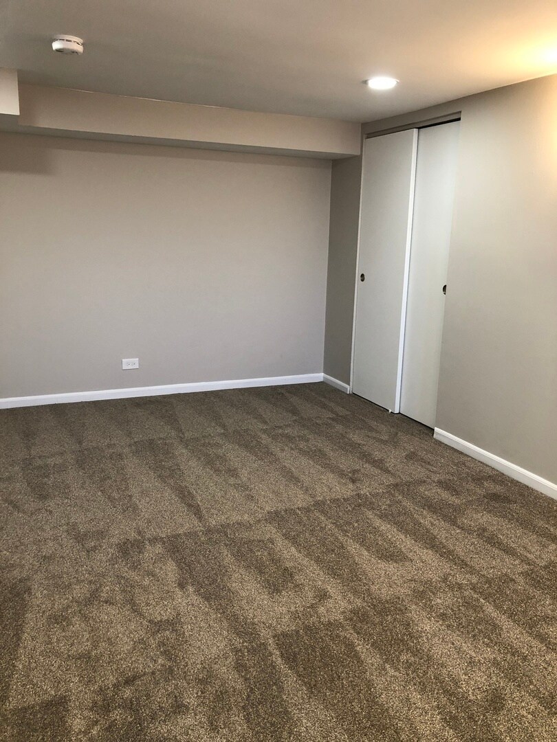 Building Photo - 1426 W Walton St