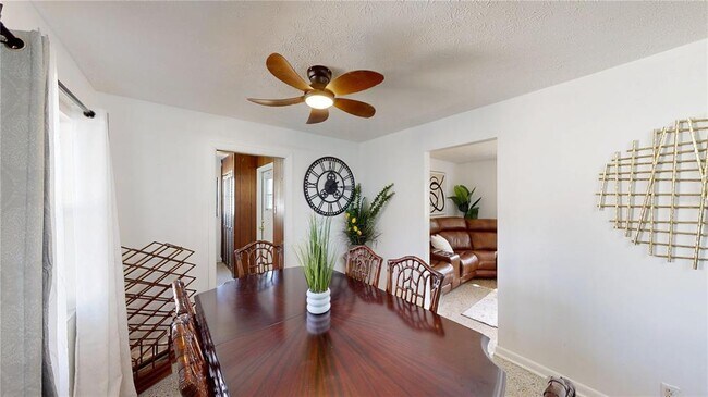 Building Photo - 502 N Beverly Ave