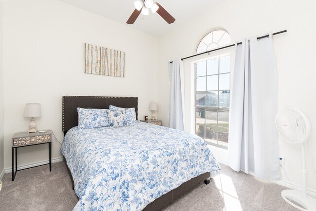 Building Photo - 103 Corral Ct