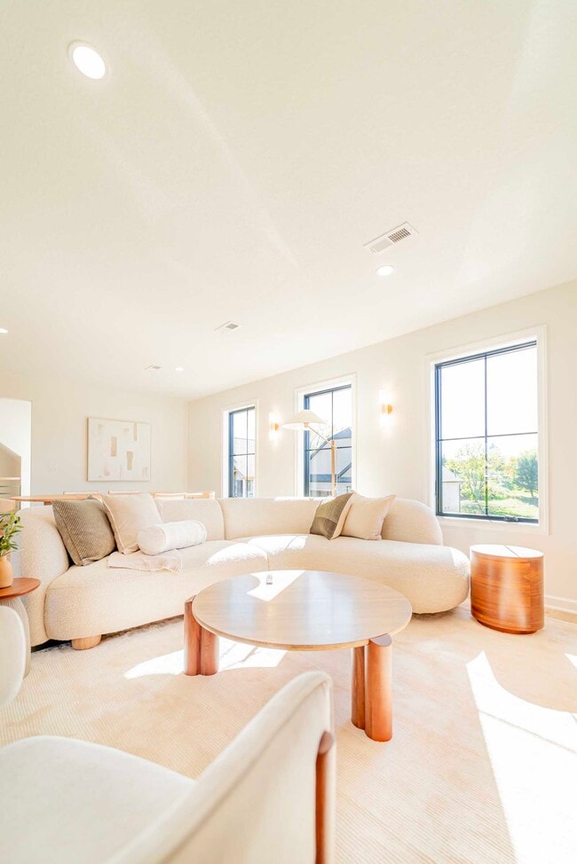 Building Photo - 14550 South Ave