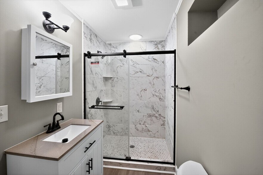 Building Photo - 509 Hoke St