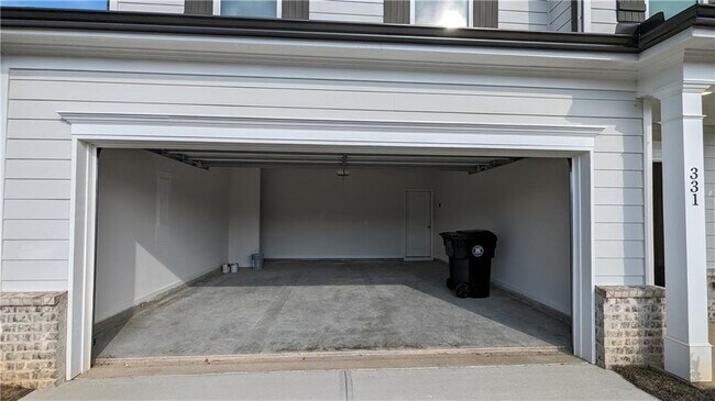 Building Photo - 331 Brookstone Trl