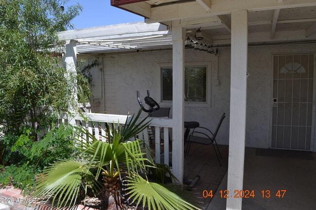 Building Photo - 658 S Palo Verde Dr