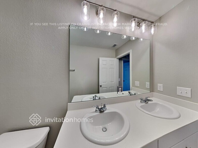 Building Photo - 1807 Edgemoor Wy