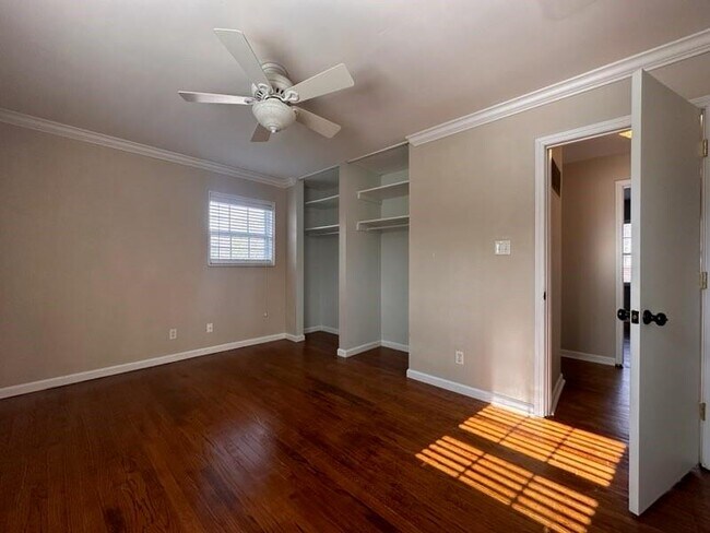 Building Photo - 1716 Mohawk Pl SE