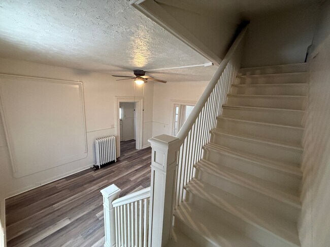 Building Photo - 334 W Wesley St