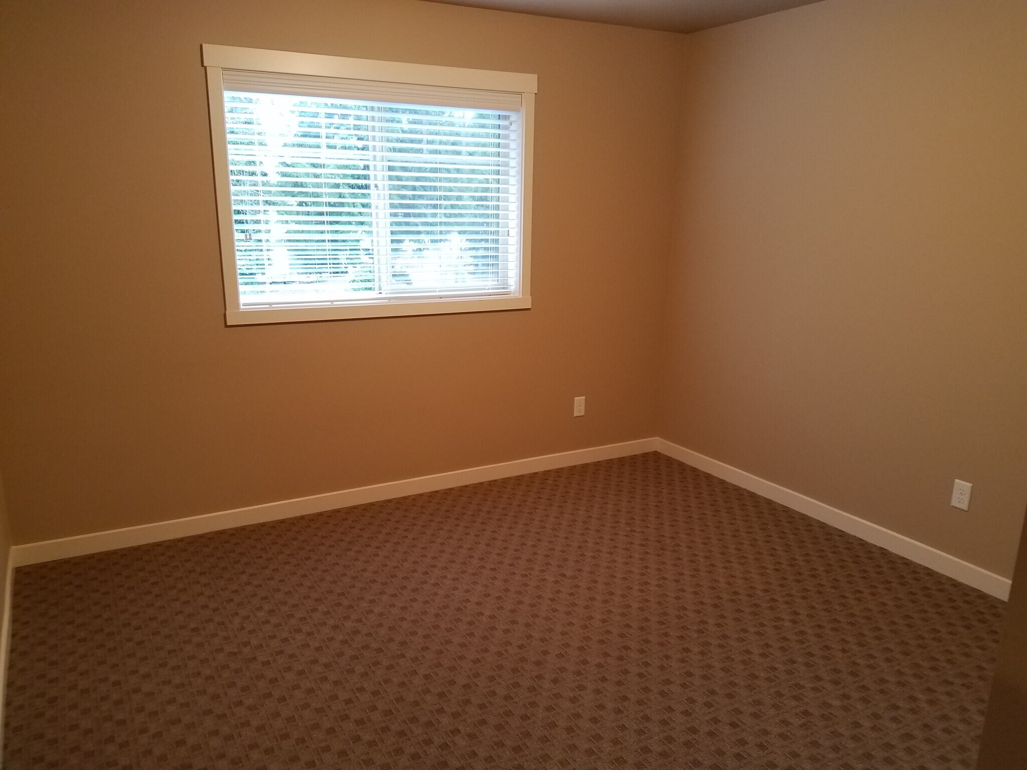 Building Photo - 3532 Hepburn St NE