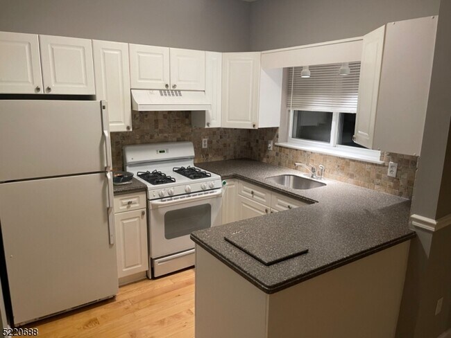 Building Photo - 312 Brittany Dr
