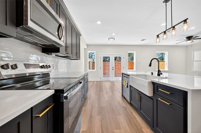 Building Photo - 12315 New Jordan Ln