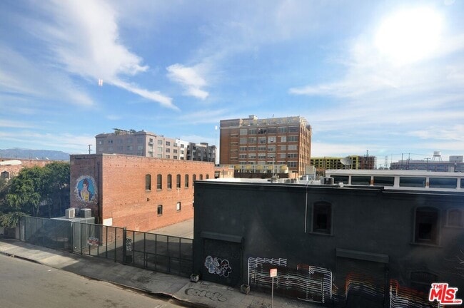 Building Photo - 691 Mill St