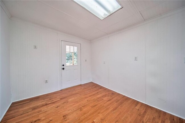 Building Photo - 216 Cedar Valley Ct