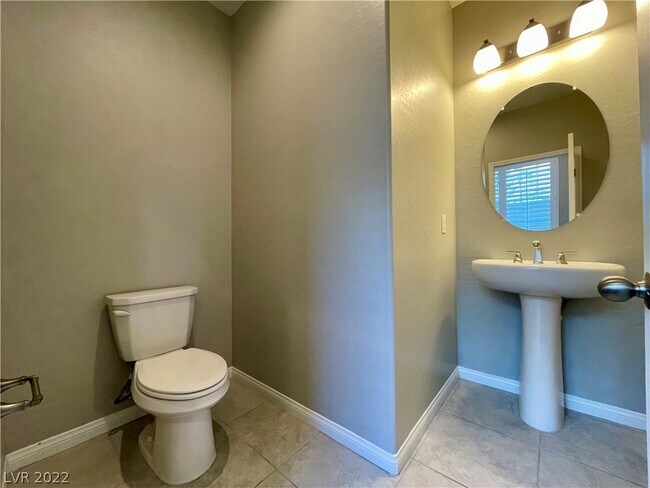 Building Photo - 354 Mezzaforte St
