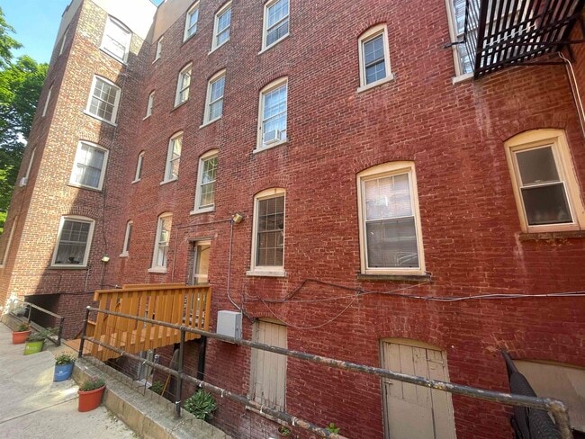 Building Photo - 2677 John F. Kennedy Blvd