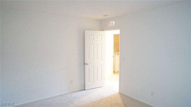 Building Photo - 10720 Elfstrom Ave