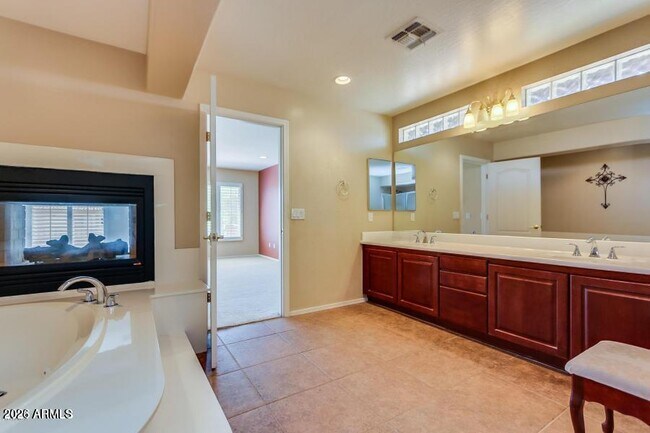 Building Photo - 1705 E Coconino Dr