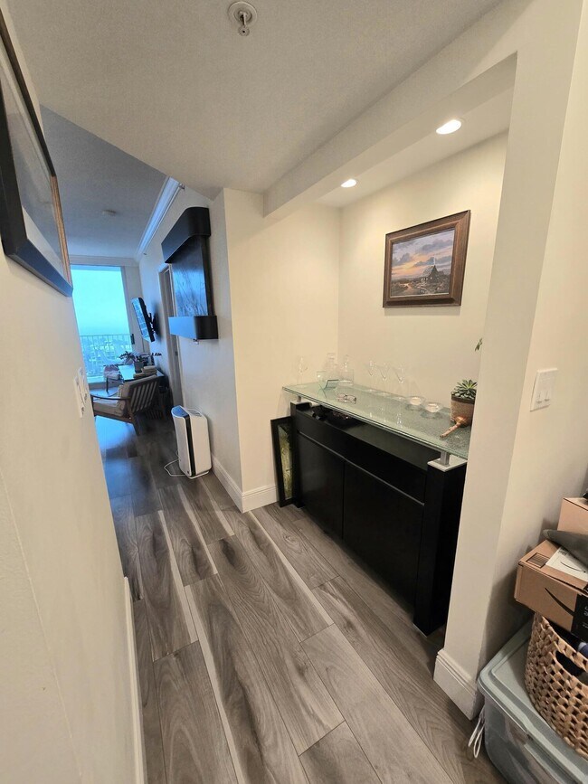 Building Photo - 3020 NE 32nd Ave