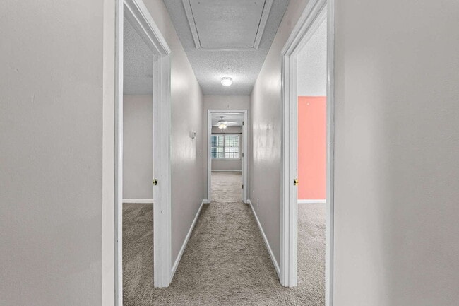 Building Photo - Three Bedroom Rental directly next to Arnall Middle School