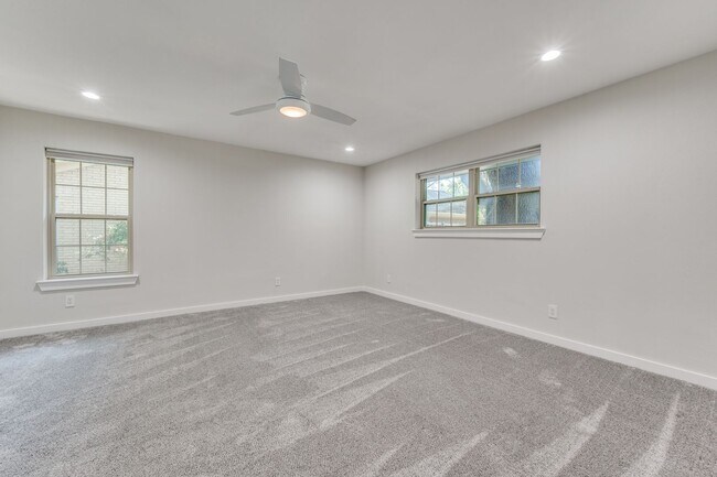 Building Photo - Extraordinary Irving Home on Quiet cul-de-sac!