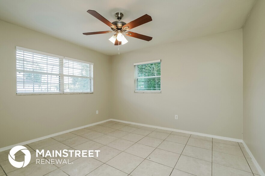 Building Photo - 5107 5th St W