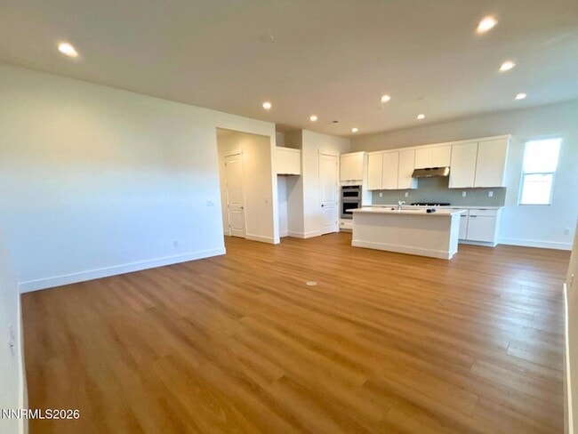 Building Photo - 7328 Oakmont Ln