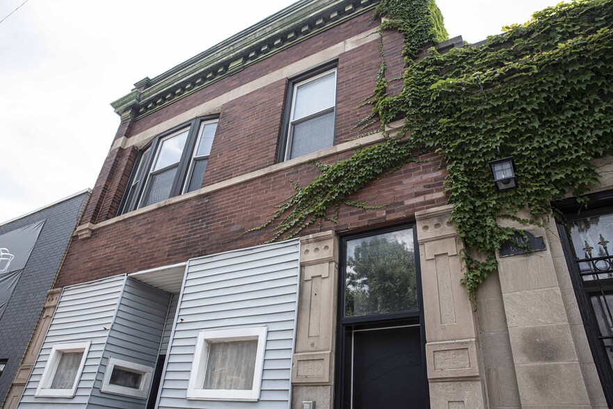 Building Photo - 3112 N California Ave