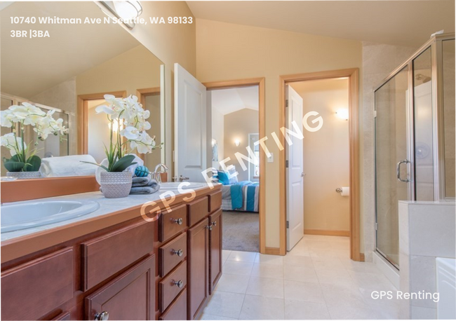 Building Photo - Beautiful Bed 3, Bath 3, home!