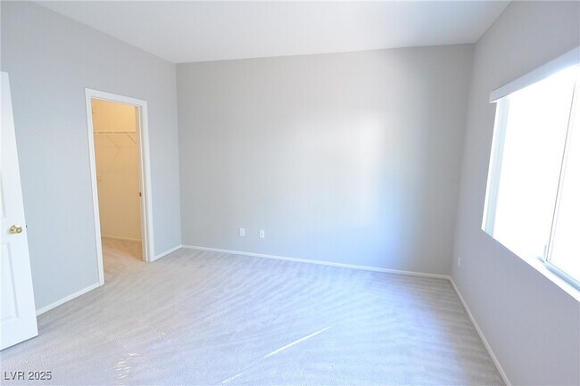 Building Photo - 10412 Sloping Hill Ave