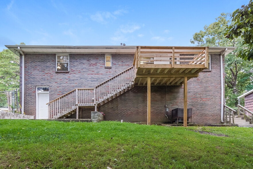 Building Photo - 752 Barclay Ln