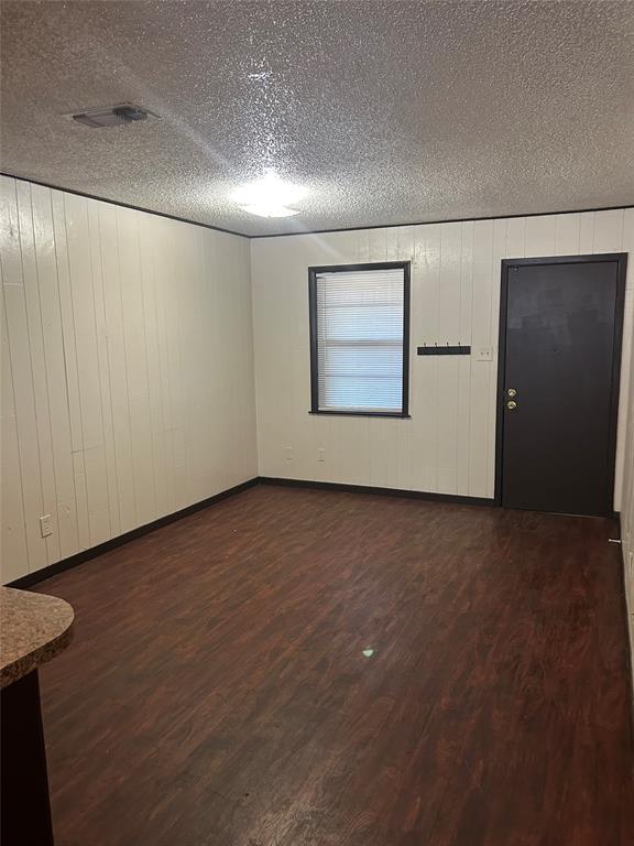 Building Photo - 908 Emile St