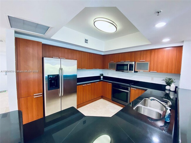 Building Photo - 14951 Royal Oaks Ln