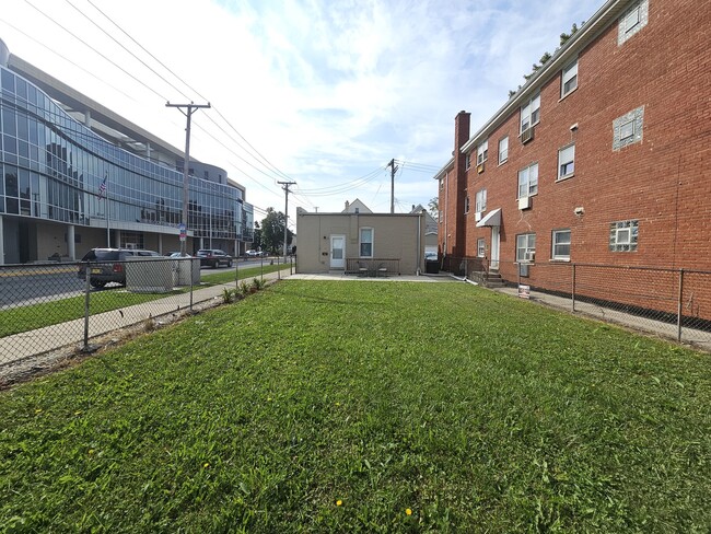 Building Photo - 5401 W 22nd Pl