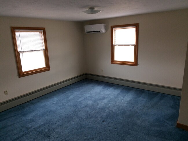 Building Photo - 121 King Philip Rd