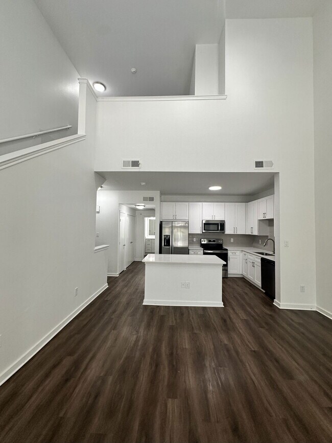 Building Photo - 6740 Davidson St