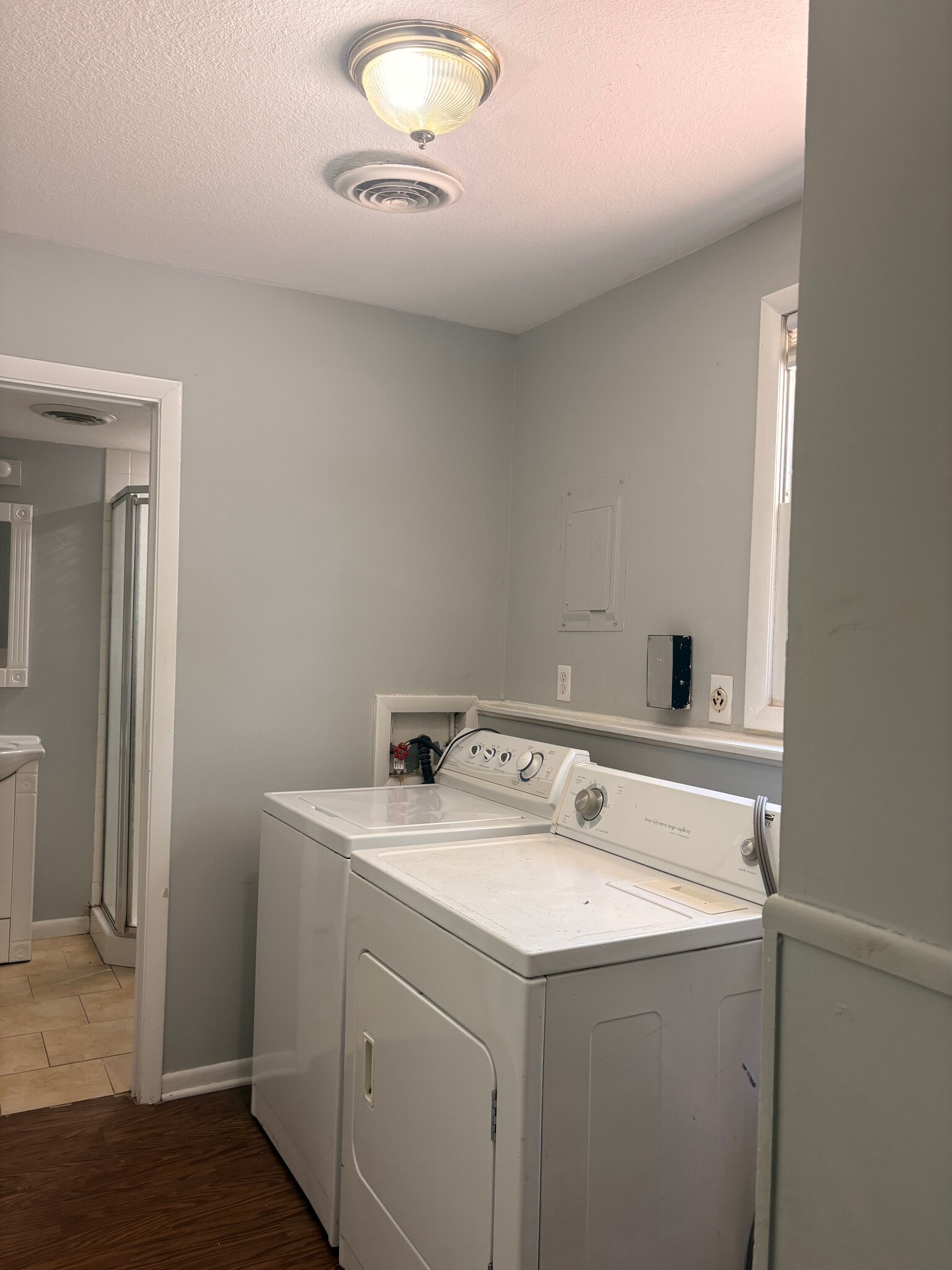 Building Photo - 501 Woodbine Dr