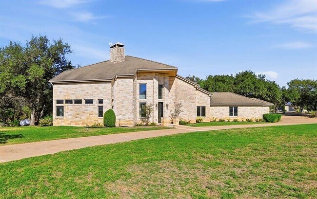 Building Photo - 2700 Marina Shores Dr