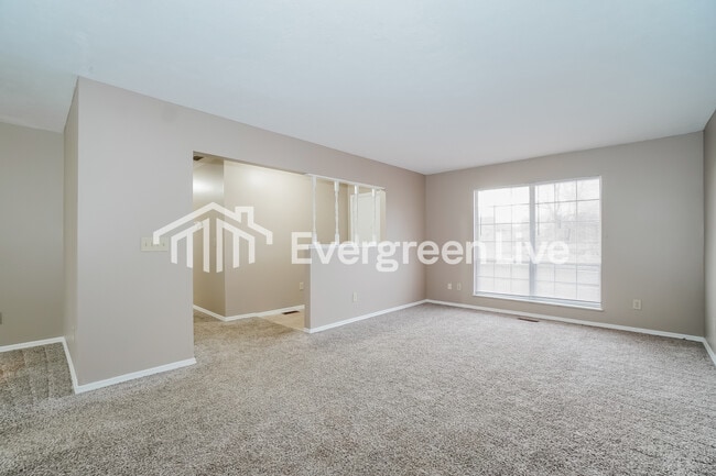 Building Photo - 672 Liberty Ln