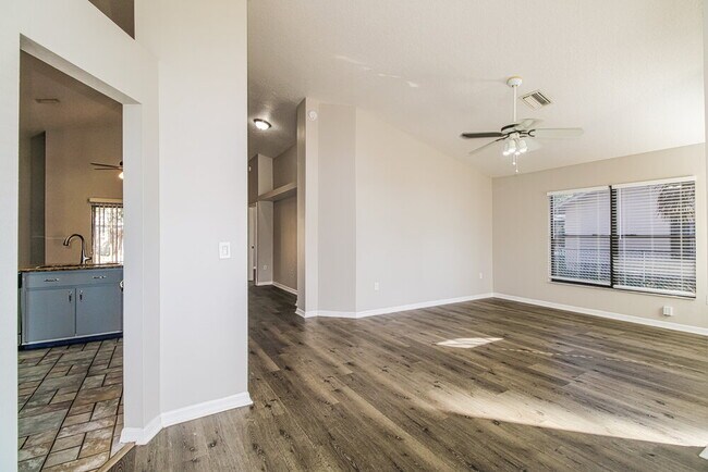 Building Photo - 10439 Norvell Rd