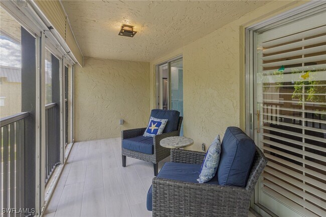 Building Photo - 788 Park Shore Dr