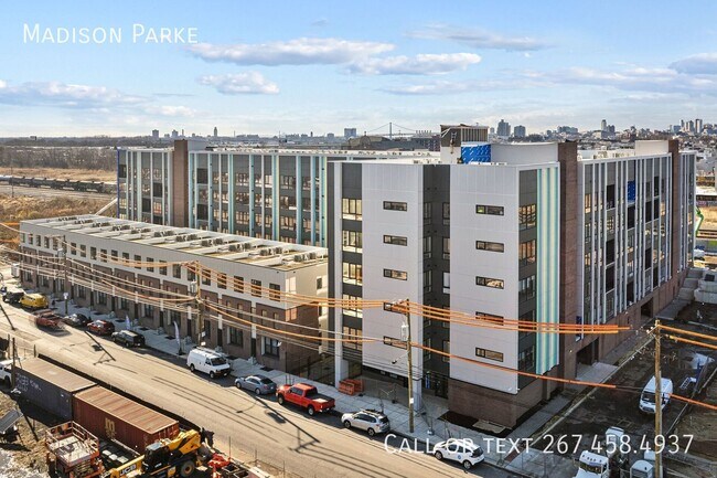 Building Photo - 2230 E Somerset St