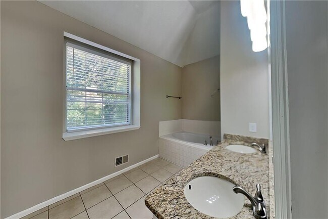 Building Photo - 1783 Ashbury Point Dr
