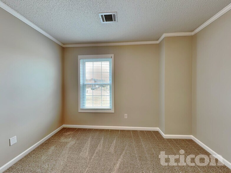 Building Photo - 1503 Elena Dr