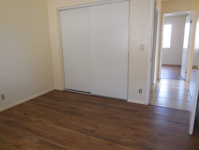 Building Photo - 839 Gaviota Ave